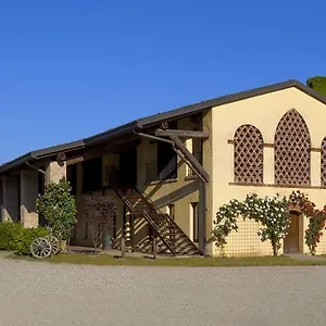  Alloggio per agriturismo Agriturismo Cascina Marzana Italia