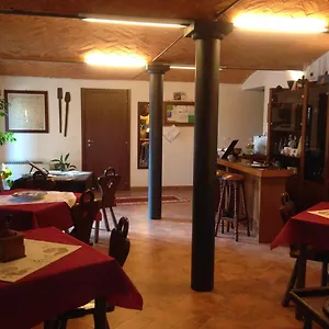  Alloggio per agriturismo Olianina Italia